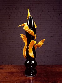 Dale Chihuly, Onyx Venetian with Gold Sawtooth Leaves
2006, Glass