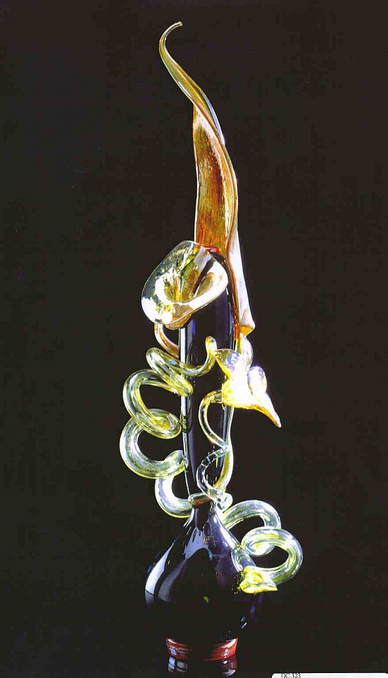 Dale Chihuly, Black Venetian with Golden Ochre Leaf
1990, Glass